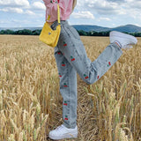 Cute Cherry Jeans-Outfit