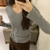 Style Ins Solid Color V-Collar Long-Sleeved Bottomed T-Shirt For Women In Autumn And Winter-Outfit