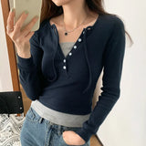 Desire To Fake Two V-Collar Long-Sleeved T-Shirts For Women In Early Autumn, The New Design Feels Like A Small Group Of Slim Spicy Girls' Short Blouses.-Outfit