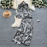 Familiar Wind Wearing A Female Fashionable Loose-Fitting Long-Sleeved Printed Shirt + High-Waisted Casual Broad-Legged Trousers