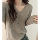 V-Collar Shows The Thin Wool Sweater, A New Slim, Long-Sleeved Blouse With Bottoms In Autumn And Winter.-Outfit