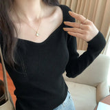 Woman's Clavicle Sweater Shows A Slim And Leaky Collarbone With A Square Collar In The Autumn And Winter.-Outfit